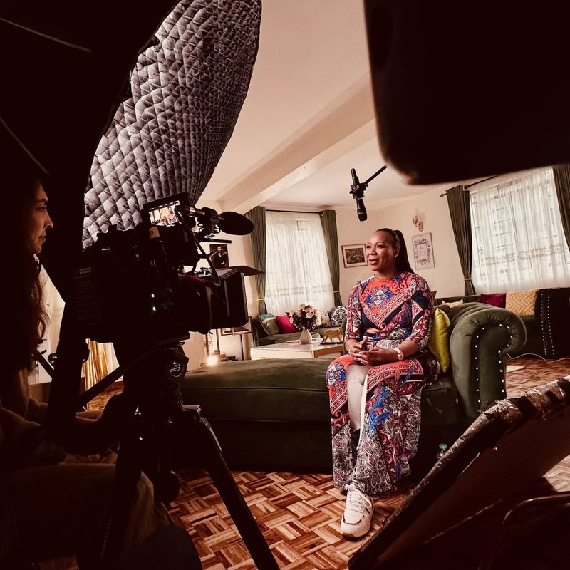 {{
                tmp_photo.alt }}